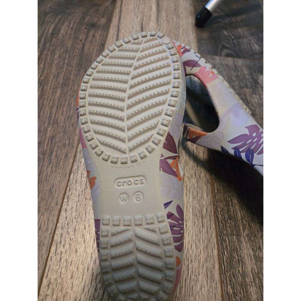 Crocs Women's Flat Sandals - Picture 5 of 5